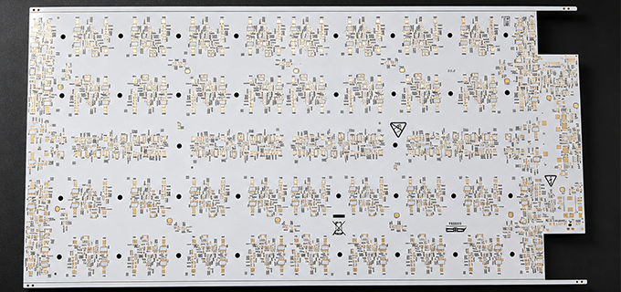 Cómo elegir el material de PCB de aluminio adecuado para electrónica de alta temperatura
