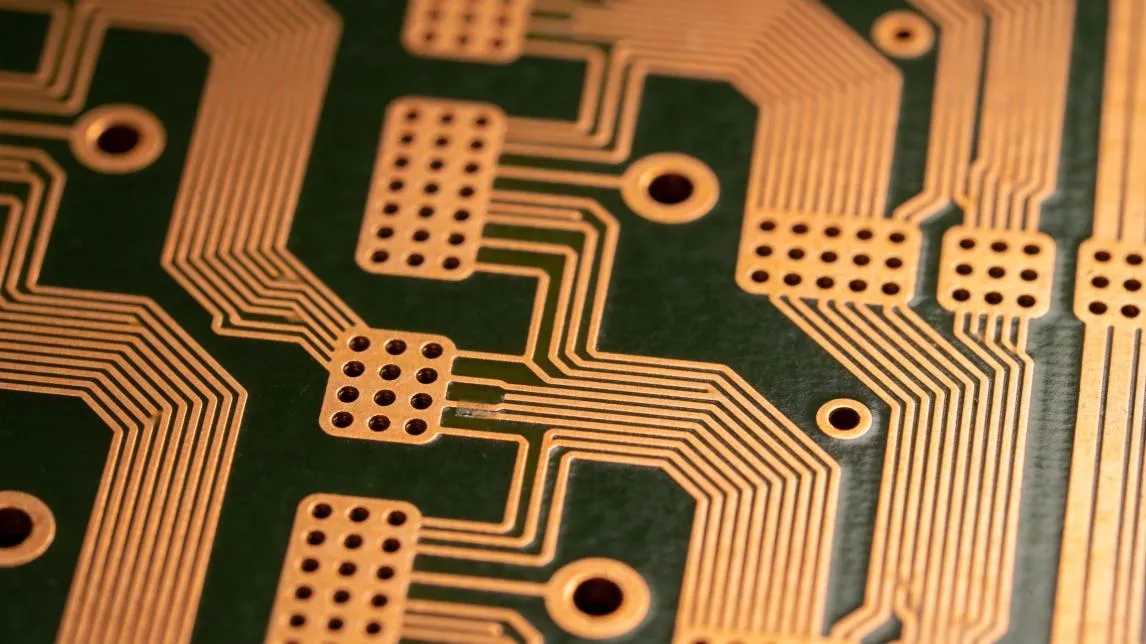 ultra-fine-trace-hdi-pcb-closeup